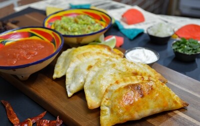 Fiesta Empanadas w salsa